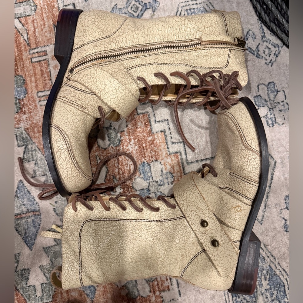 NWOT Gee WaWa Tan Leather Boots size 6
